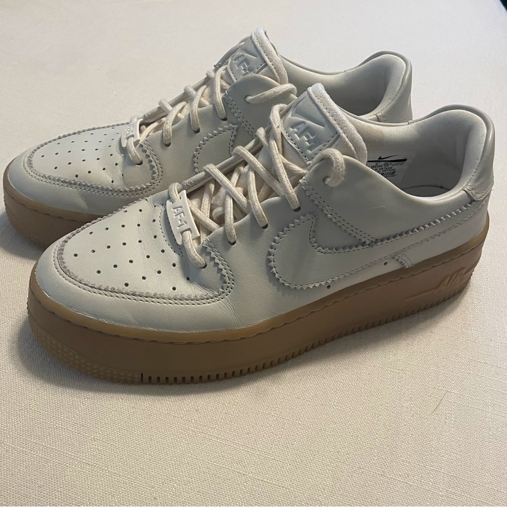 Nike Air Force 1 Sage Low LX